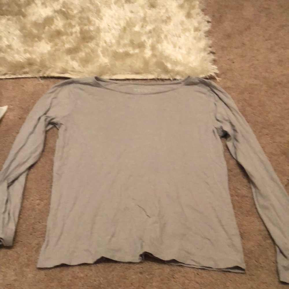 Grey long sleeved Tee.